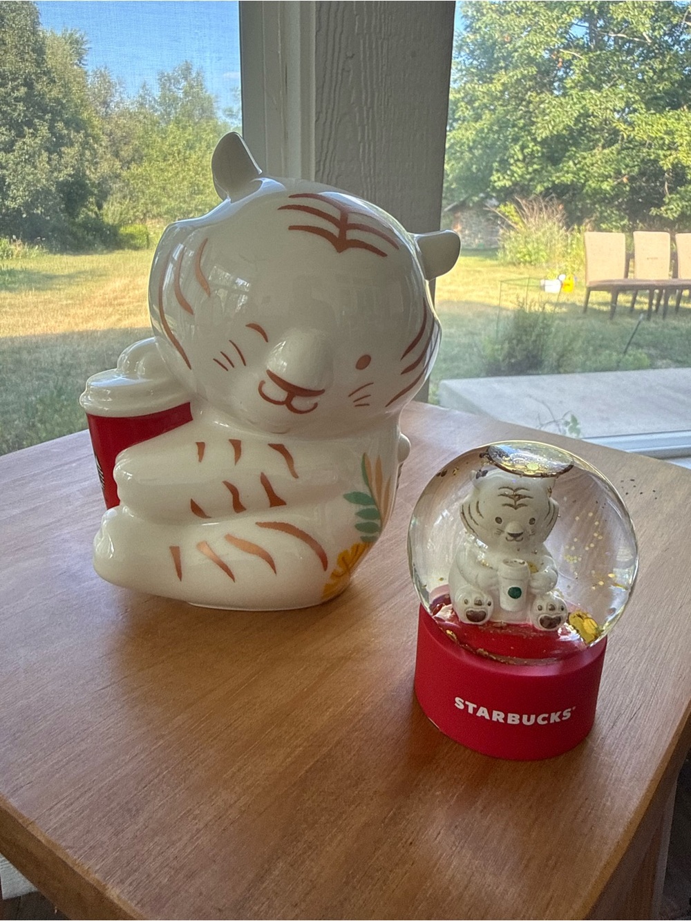 Starbucks Chinese China Lunar Year of the Tiger 2022 Bank and Snow Water Globe